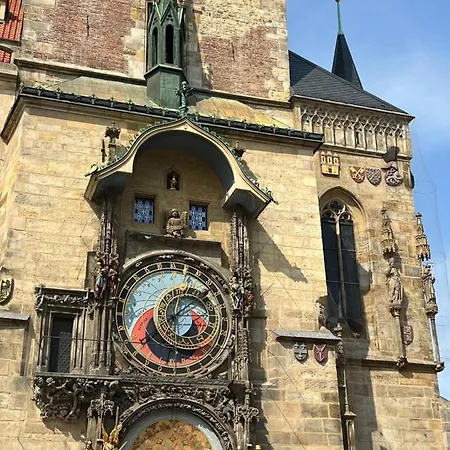 Romance In The Old Town Daire Prag